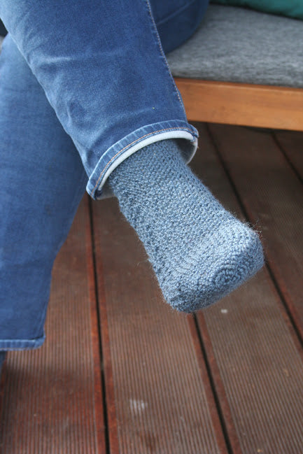 Lyre Socks Crochet Pattern